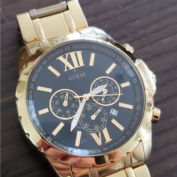 Guess Chronograph Gold Tone W0193G1 - Picture 5 of 8